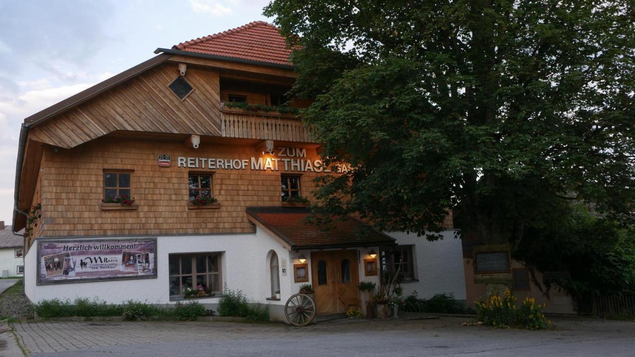 Landhotel Zum Matthiasl Bischofsreut Exterior foto